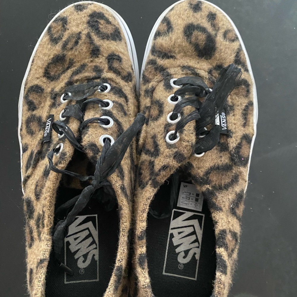 Vans cheetah print size 7